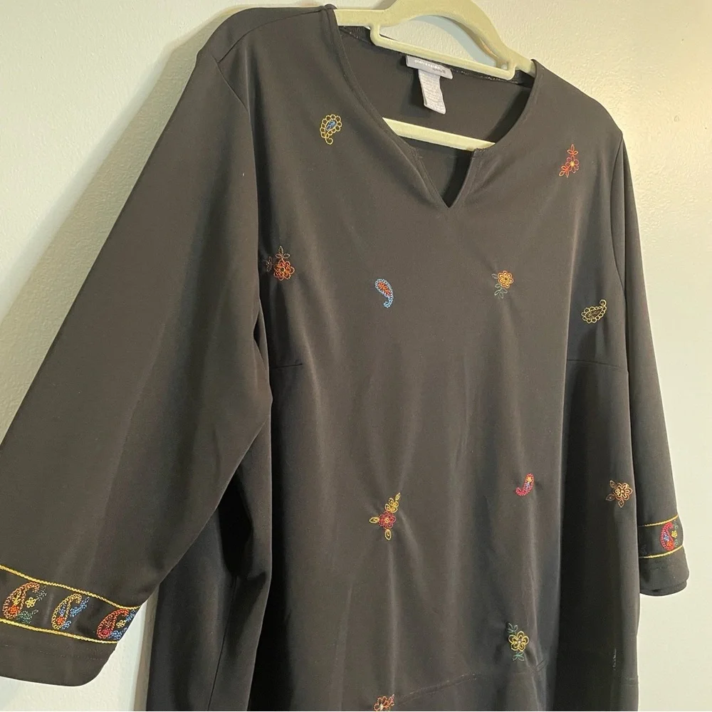 PIERRE CARDIN OPTIONS II Black Embroidered 3/4 Sleeve Pullover Blouse/Tunic S/1X - Picture 2 of 9
